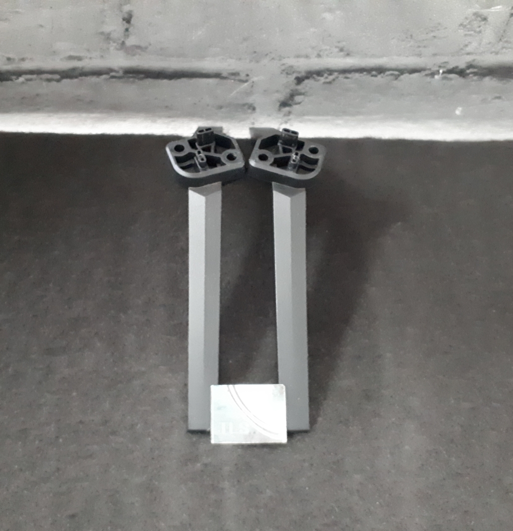 PEDESTAL HISENSE 32A4K